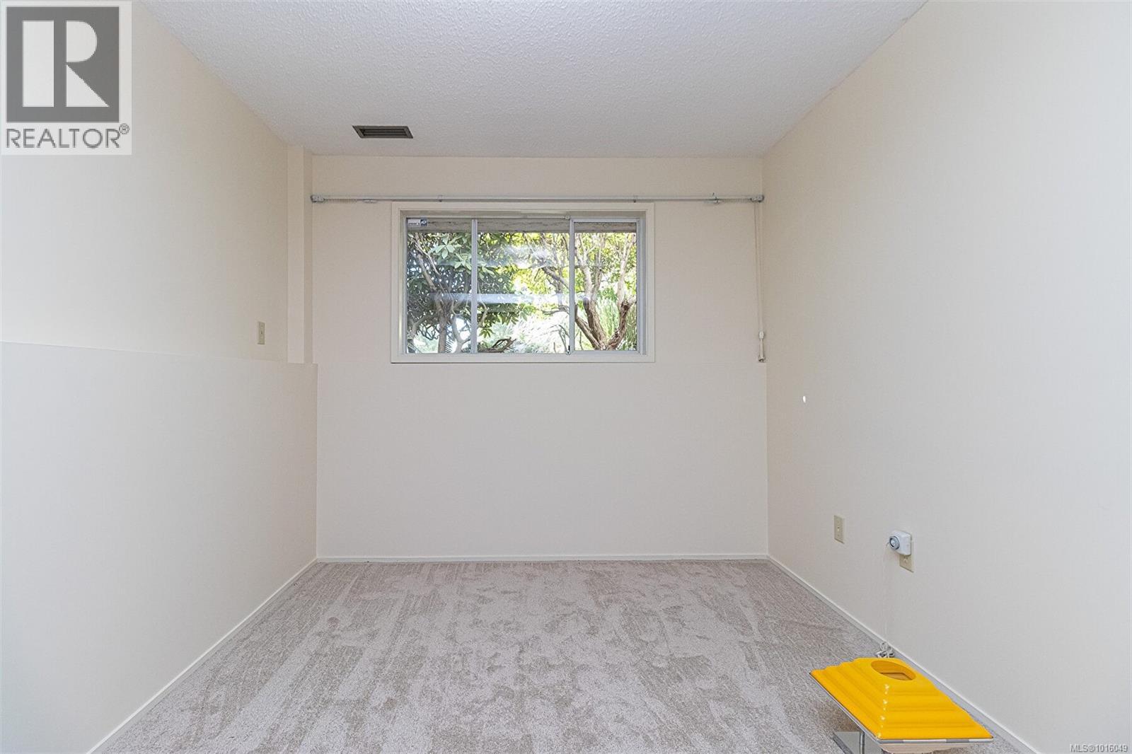  1814 Hillcrest Avenue, Saanich