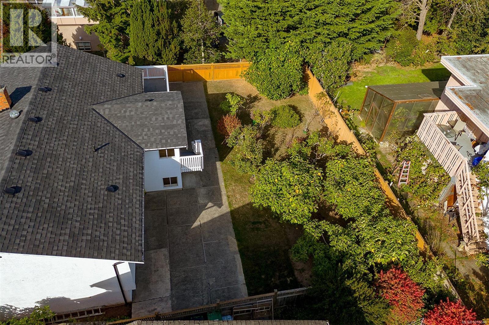 1814 Hillcrest Avenue, Saanich