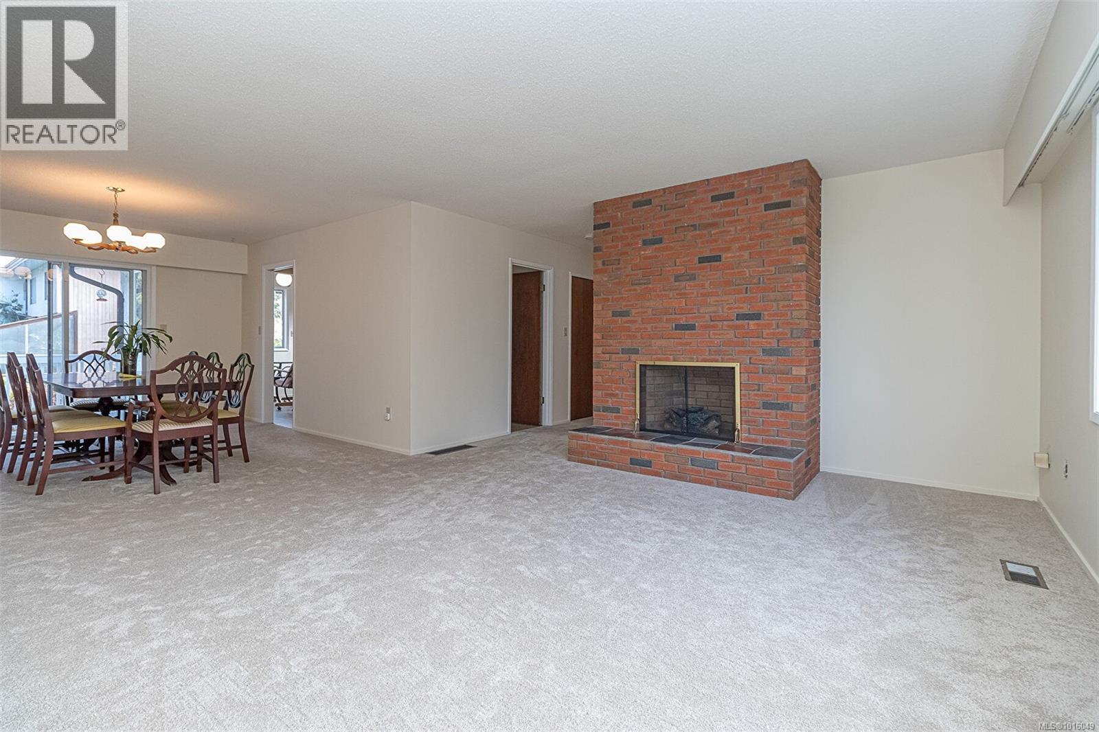  1814 Hillcrest Avenue, Saanich