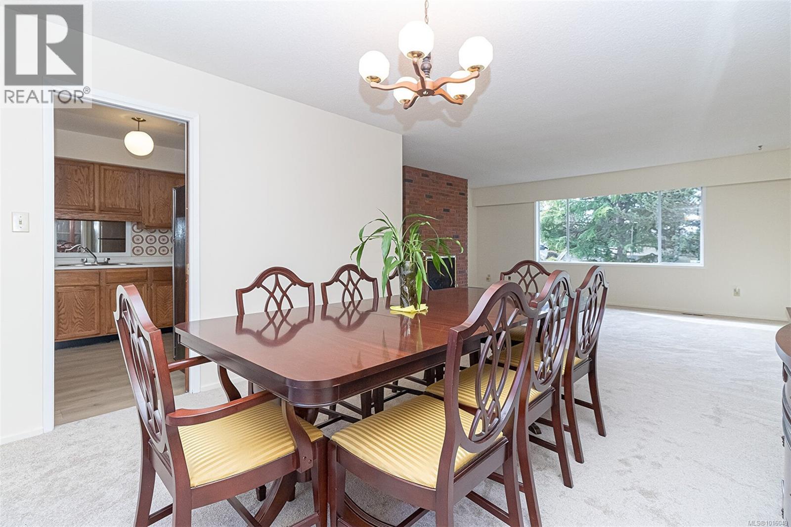  1814 Hillcrest Avenue, Saanich