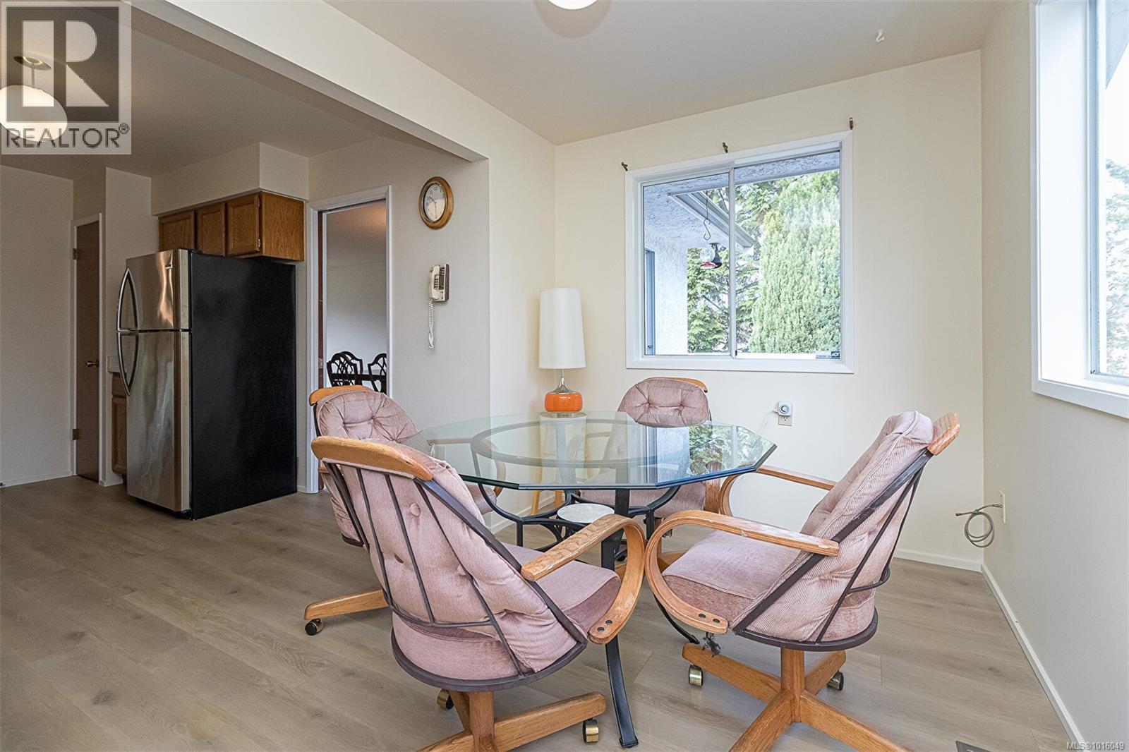  1814 Hillcrest Avenue, Saanich