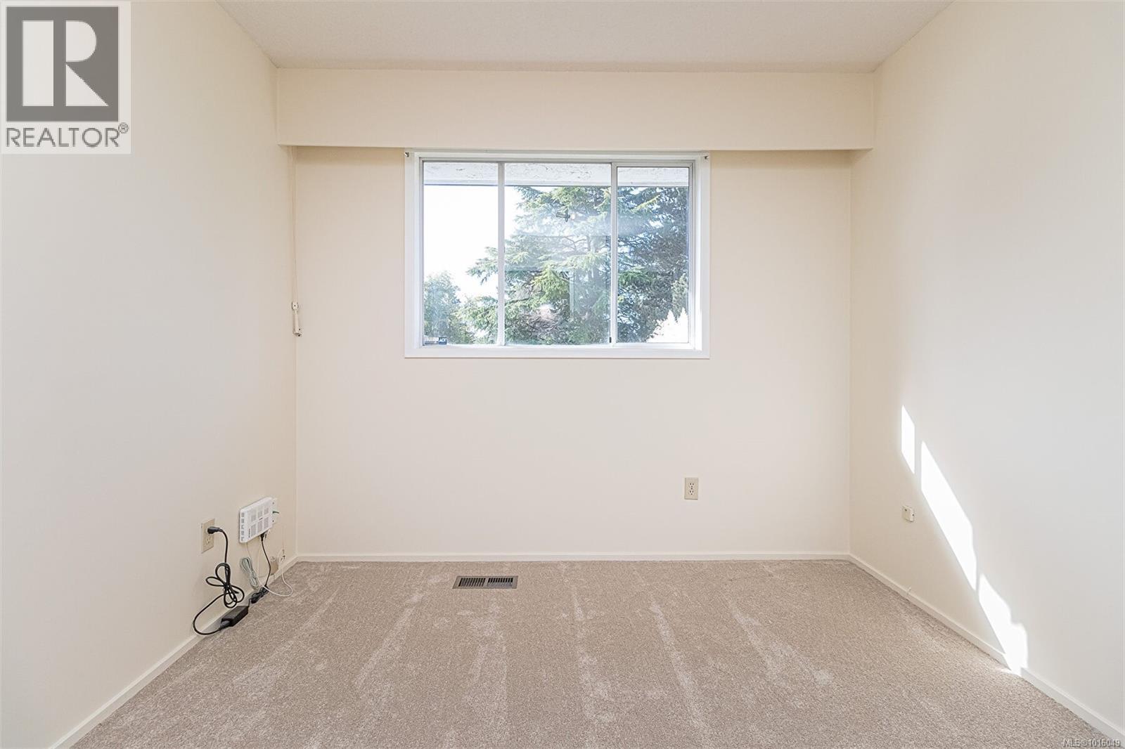  1814 Hillcrest Avenue, Saanich