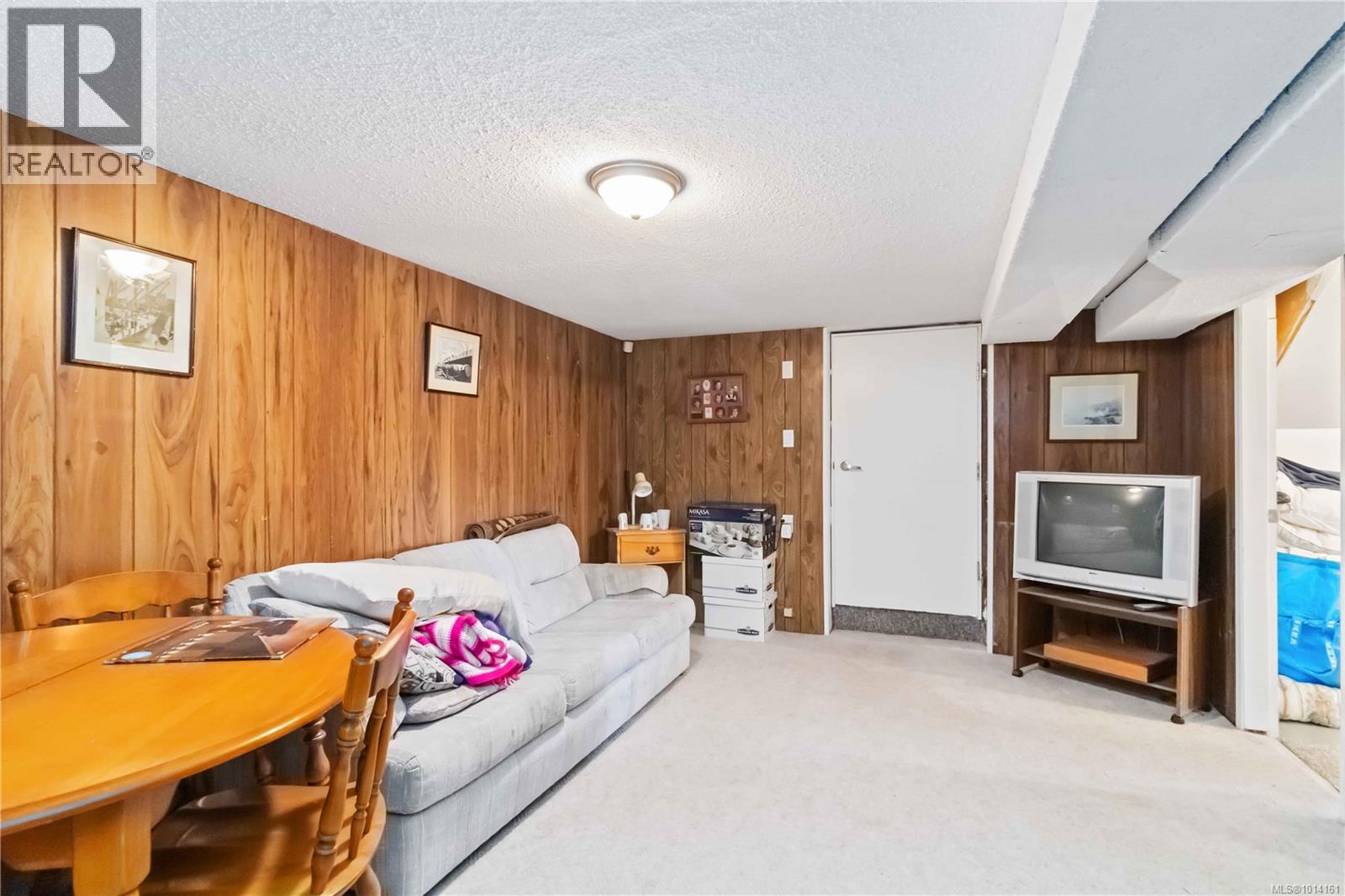  966 Jenkins Avenue, Langford