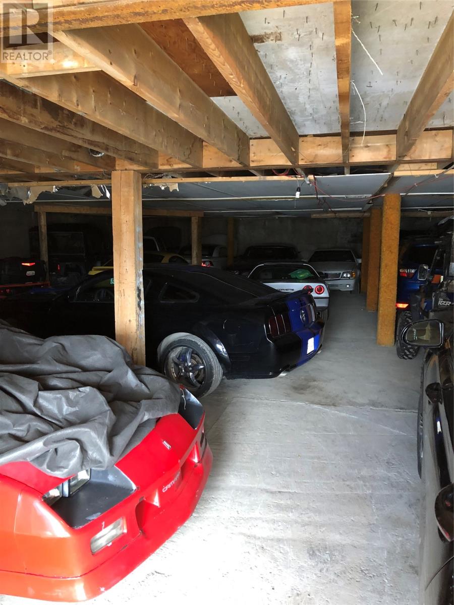 Photo 19 of 24