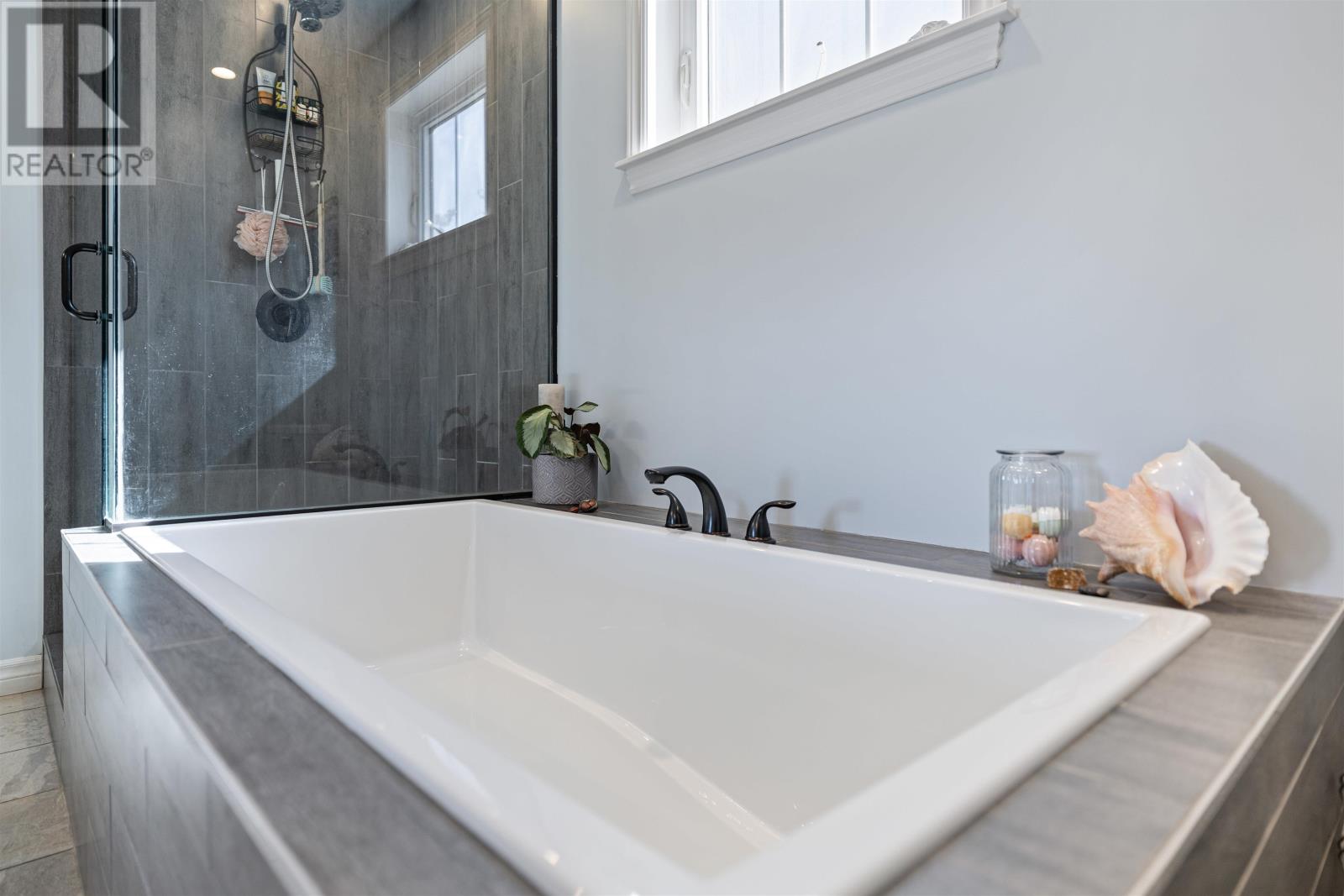 Single Family House for Sale in  BUCHANAN Road Mount Royal 