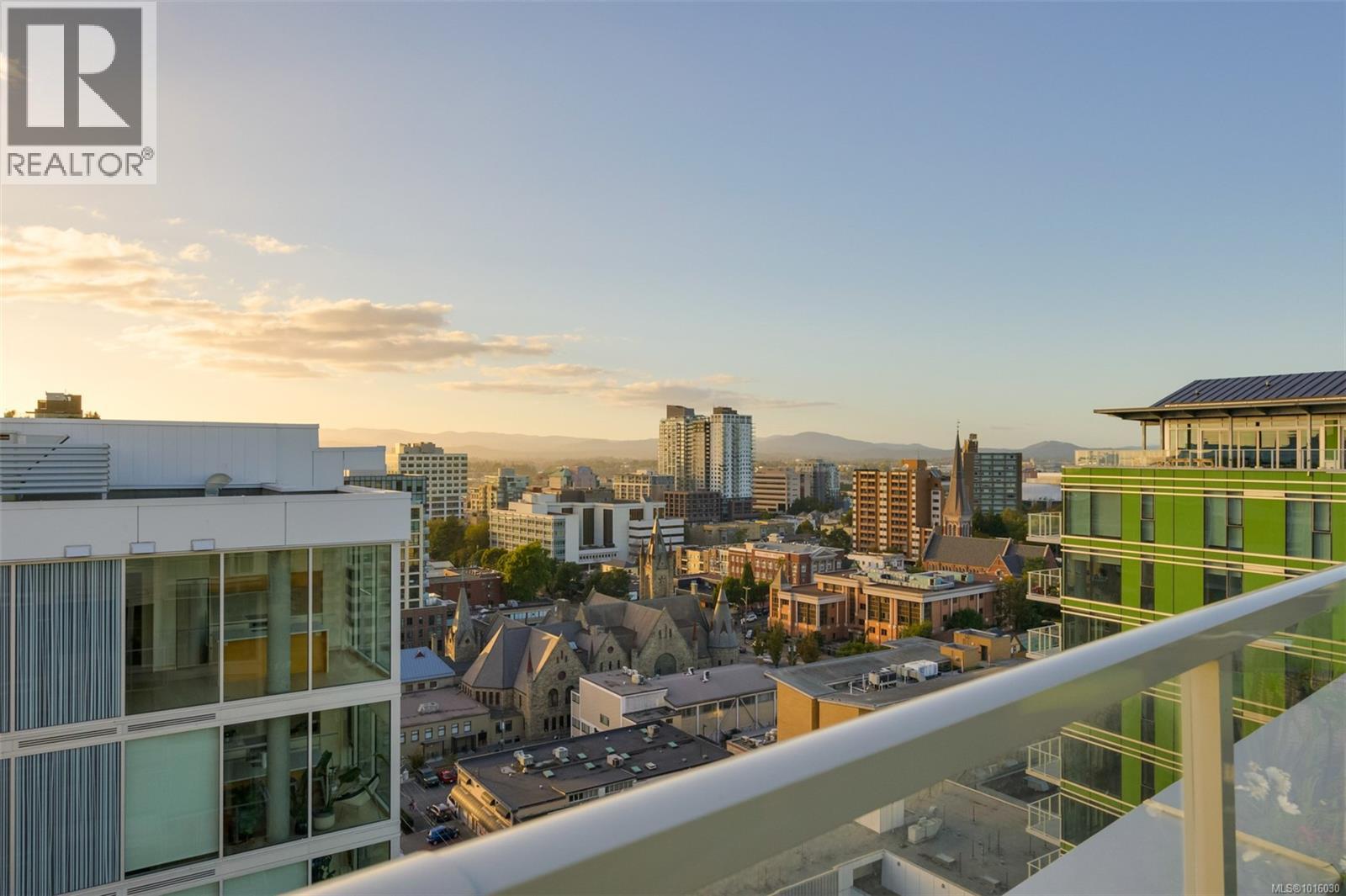 1702 989 Johnson Street, Victoria