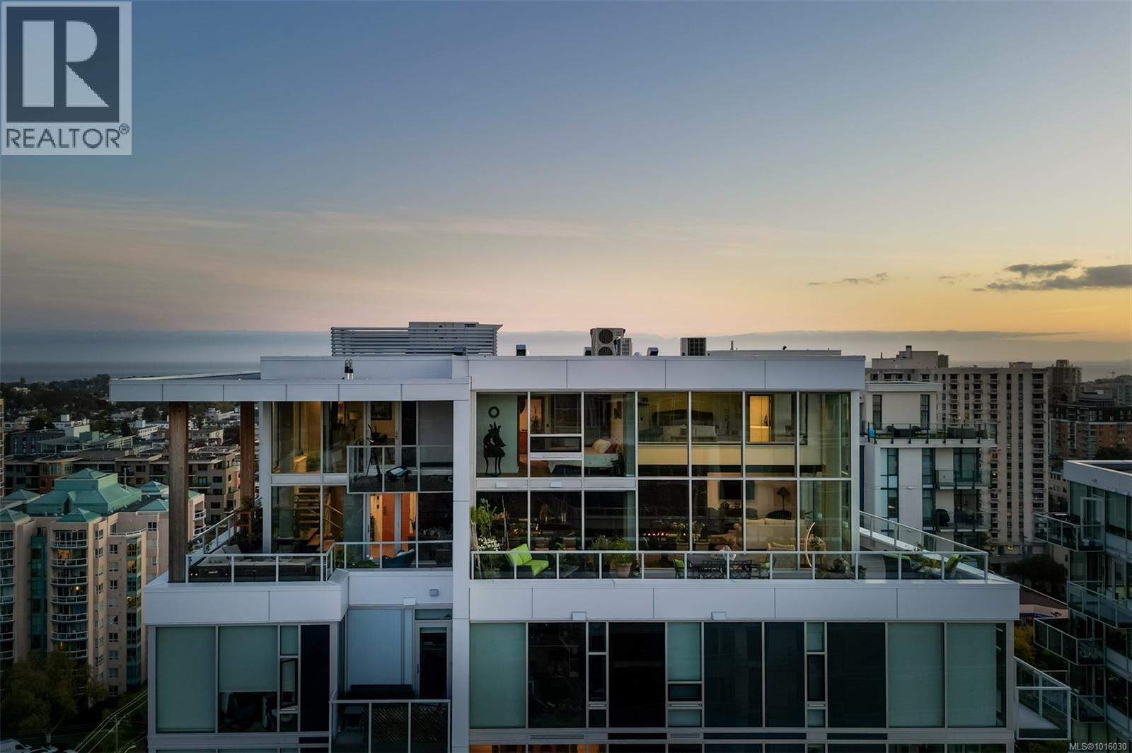 1702 989 Johnson Street, Victoria