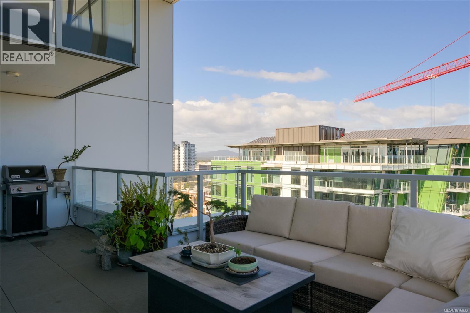 1702 989 Johnson Street, Victoria