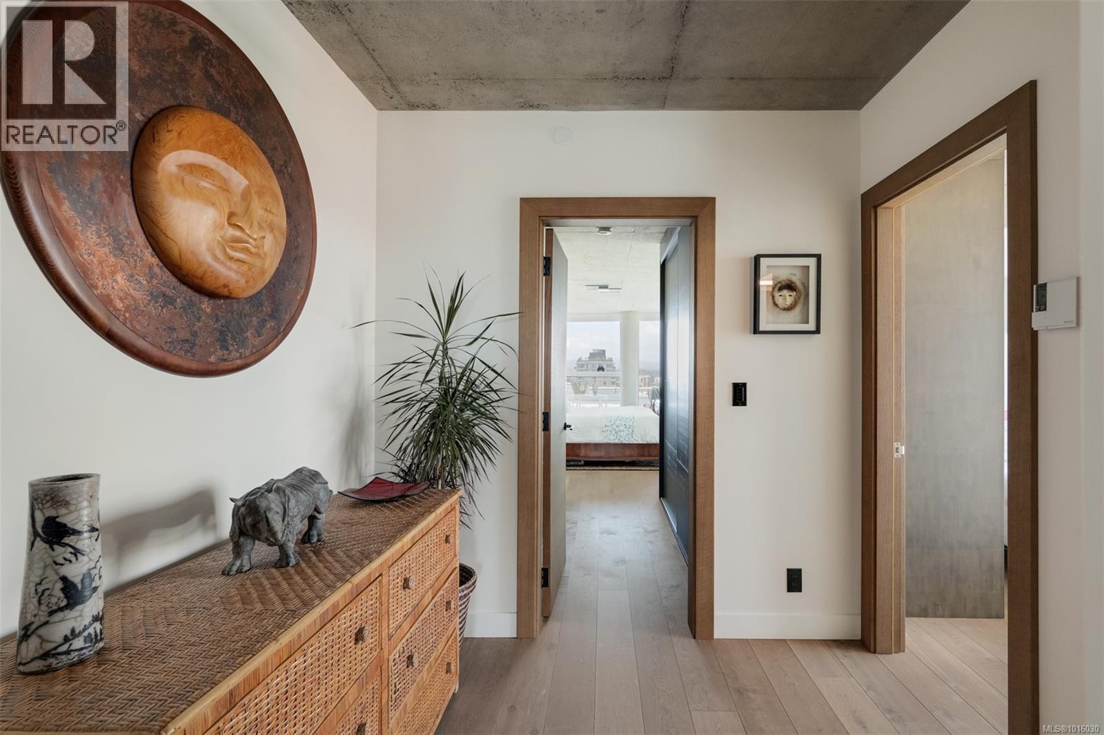 1702 989 Johnson Street, Victoria
