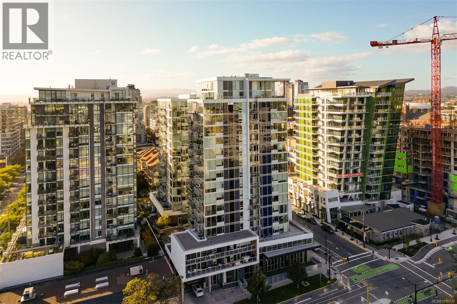 1702 989 Johnson Street, Victoria