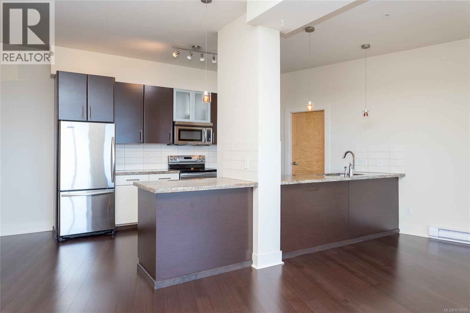 728 2745 Veterans Memorial Parkway, Langford