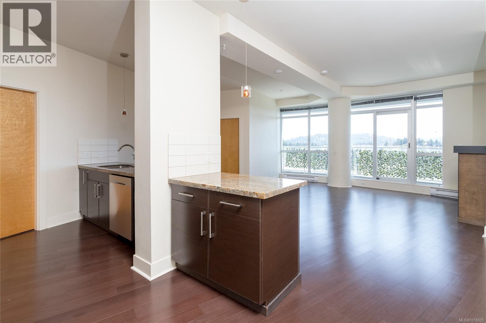 728 2745 Veterans Memorial Parkway, Langford