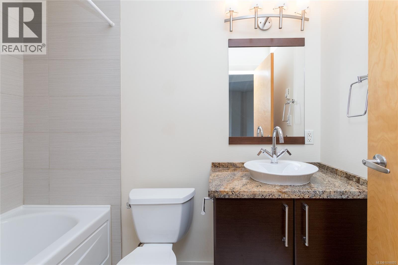 728 2745 Veterans Memorial Parkway, Langford
