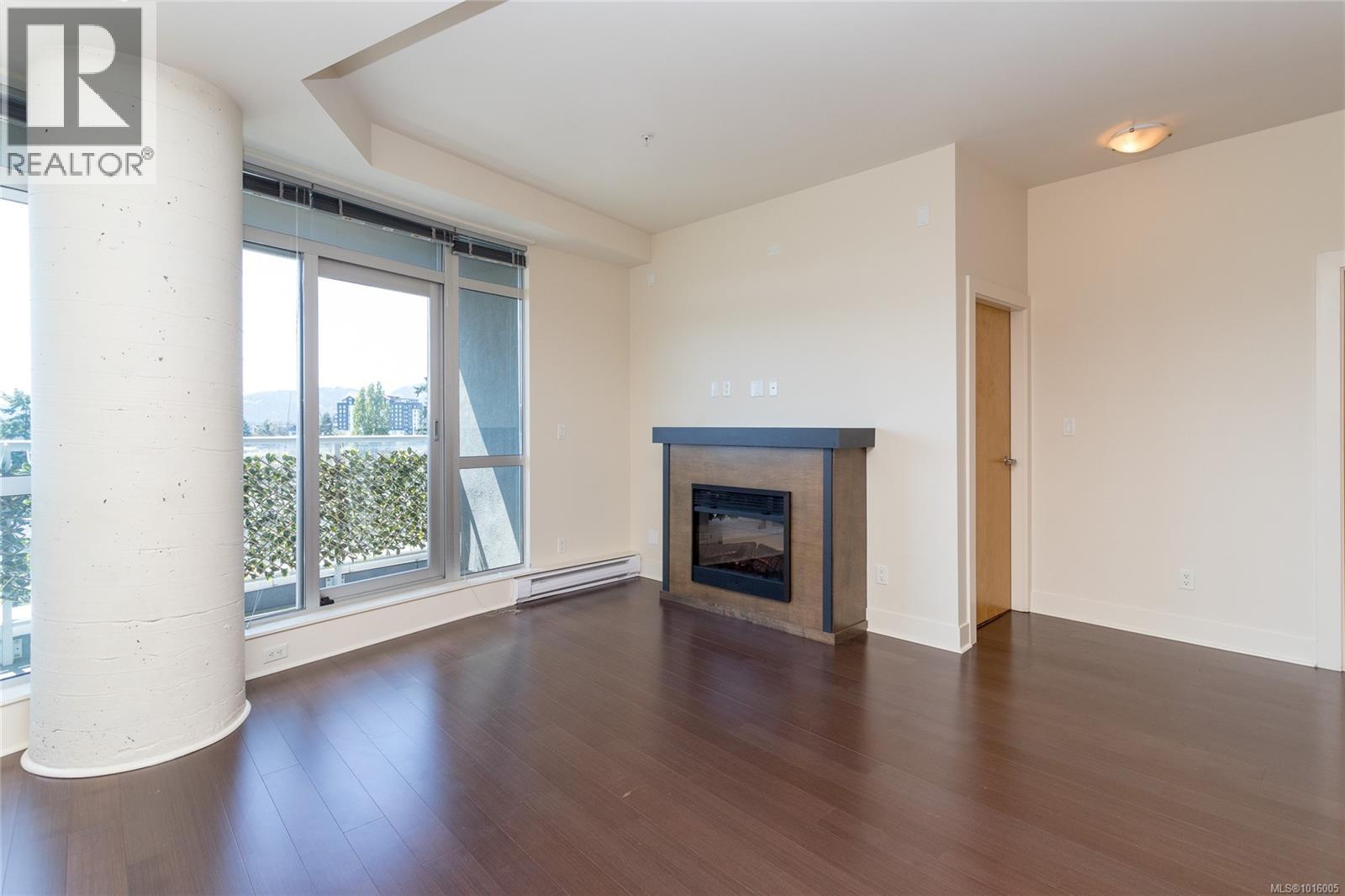 728 2745 Veterans Memorial Parkway, Langford