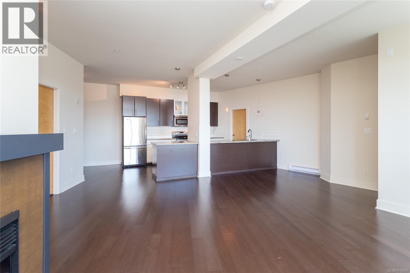 728 2745 Veterans Memorial Parkway, Langford