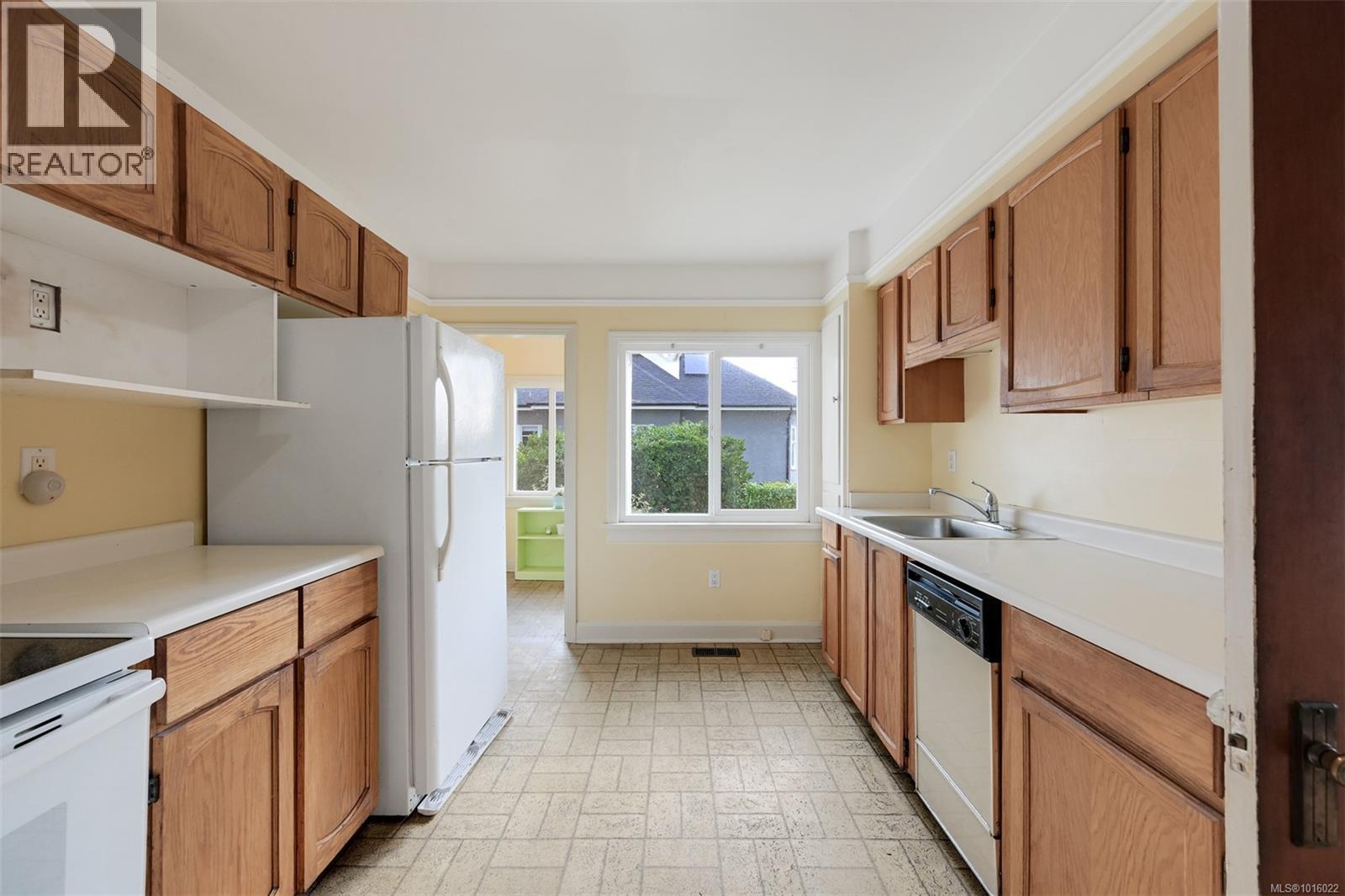  501 Lampson Street, Esquimalt