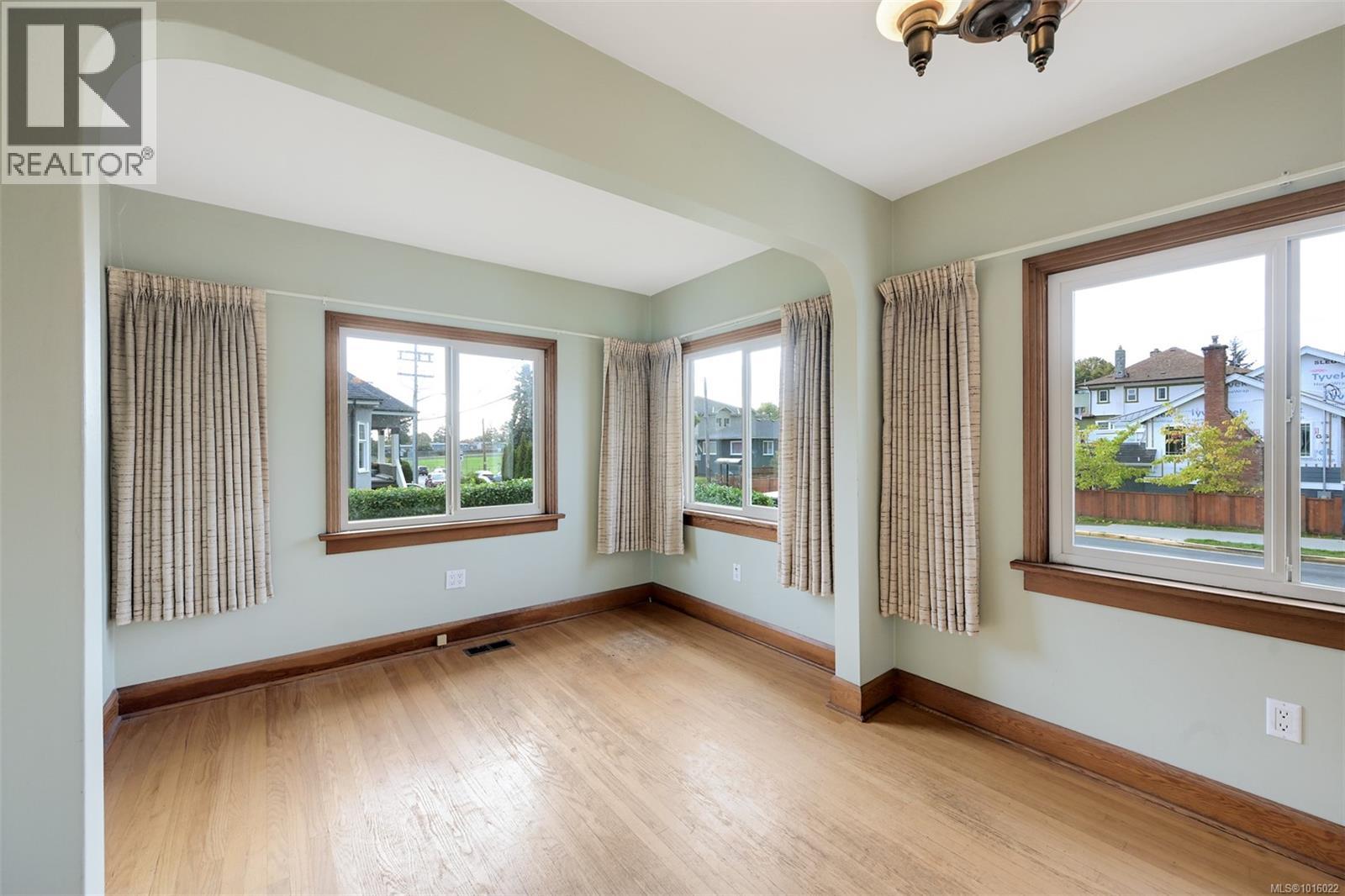  501 Lampson Street, Esquimalt