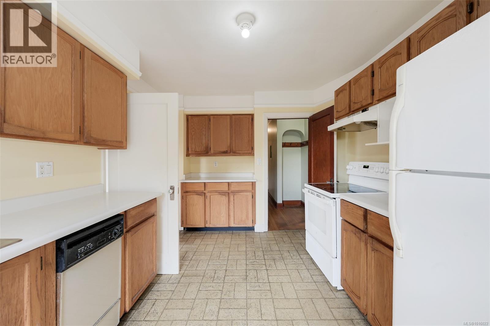  501 Lampson Street, Esquimalt