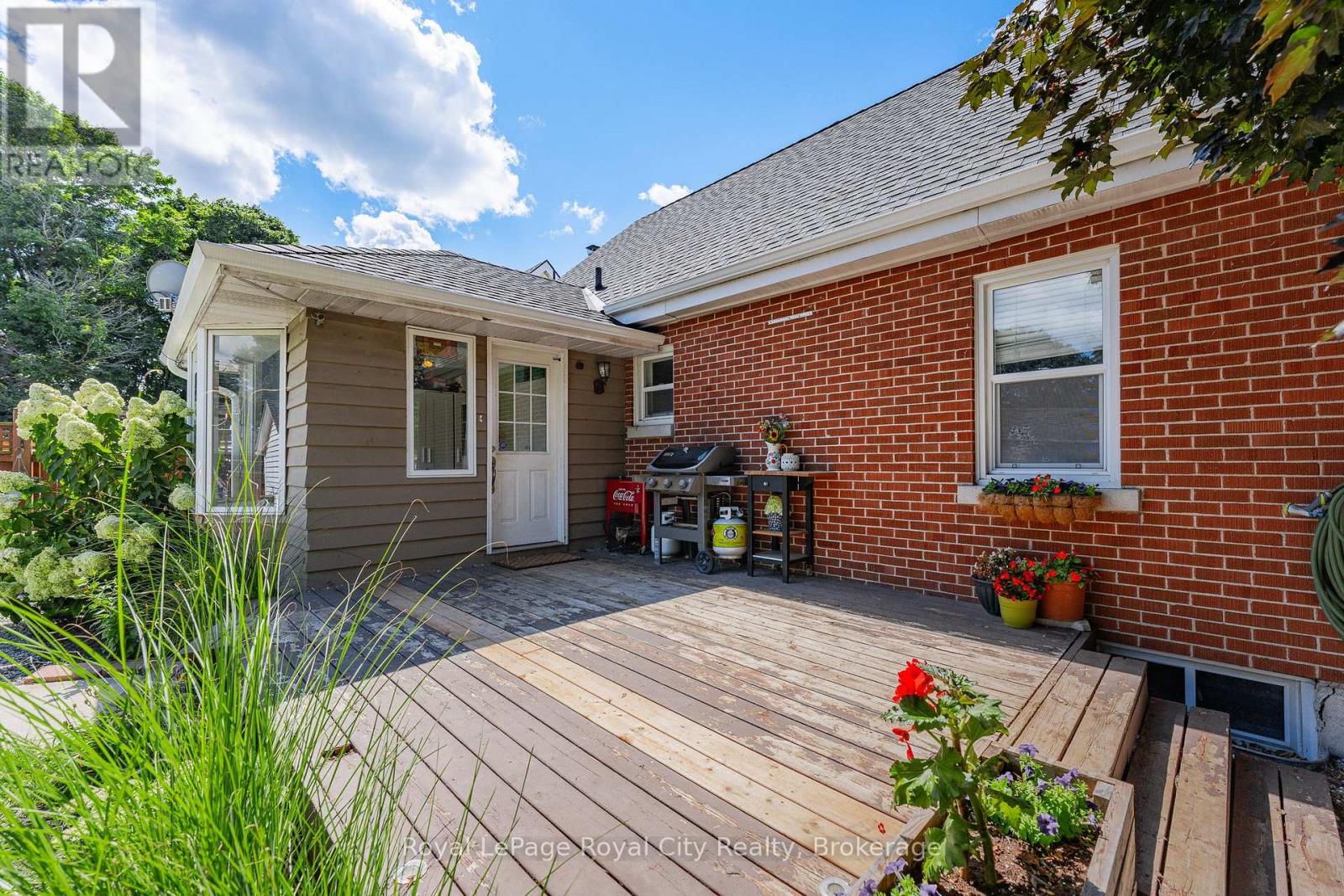 15 DUDHOPE AVENUE