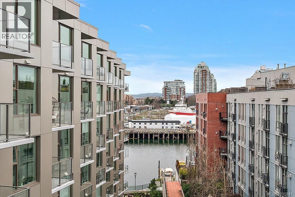 807 1628 Store Street, Victoria