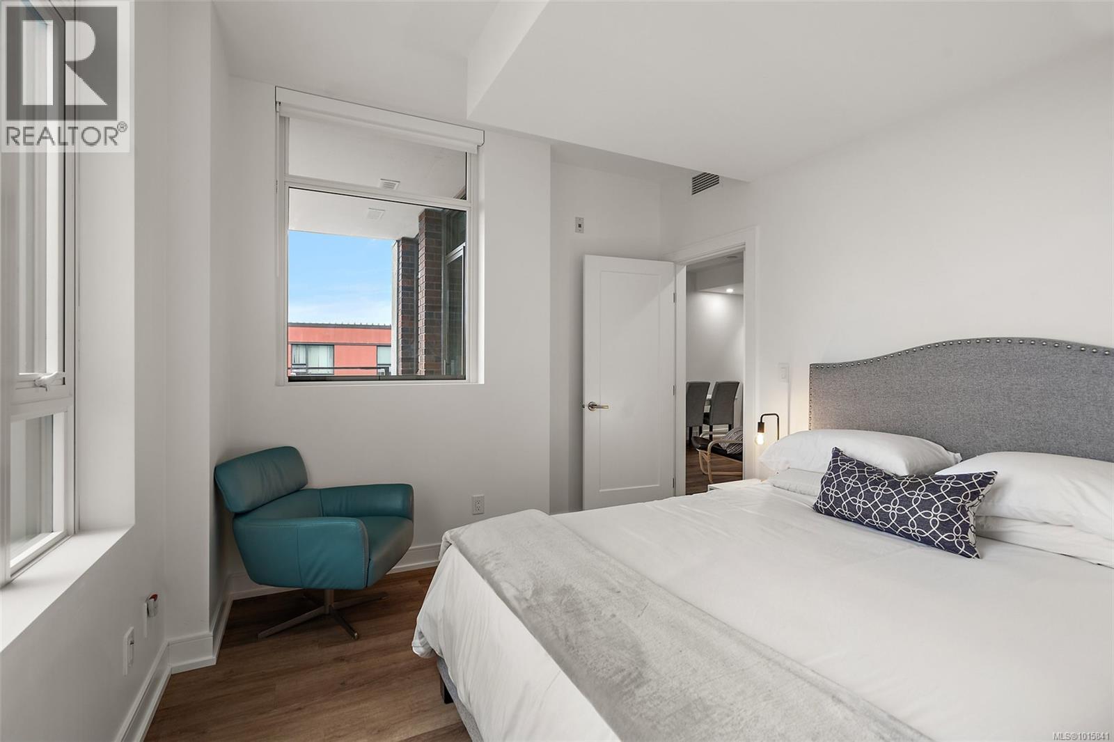 807 1628 Store Street, Victoria