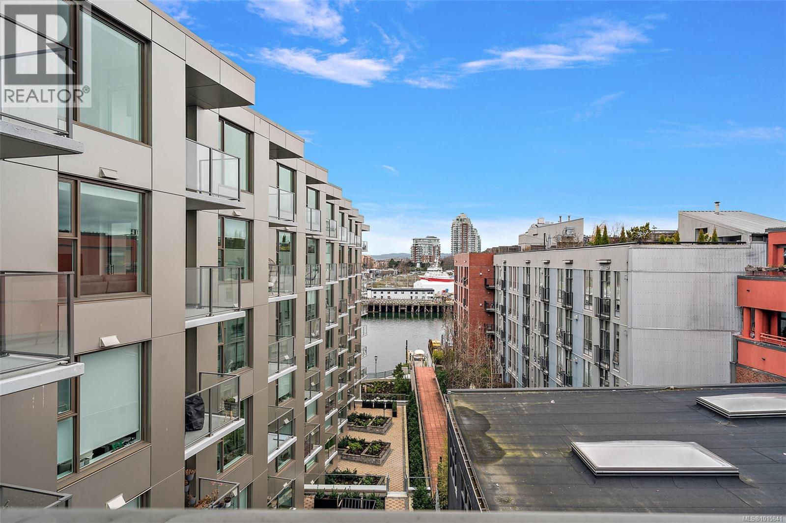 807 1628 Store Street, Victoria