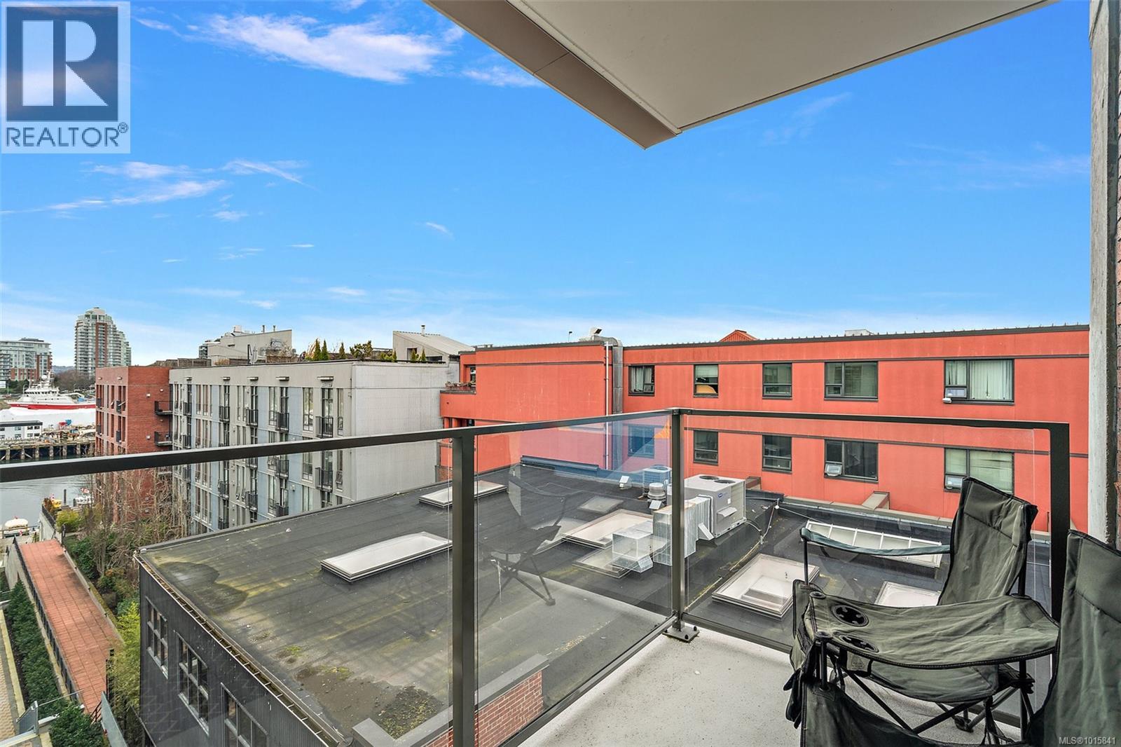 807 1628 Store Street, Victoria
