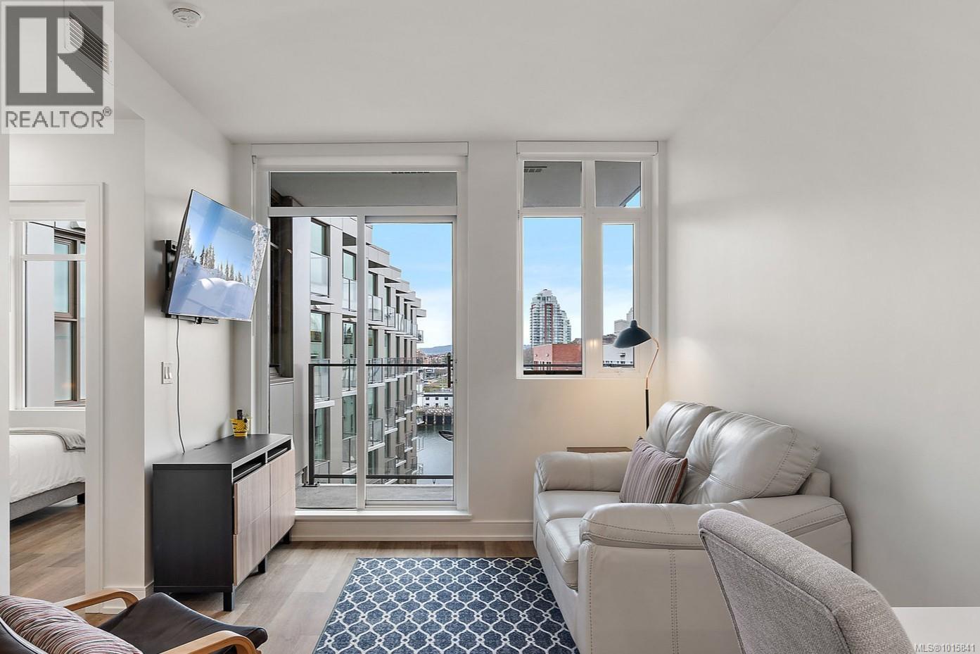 807 1628 Store Street, Victoria