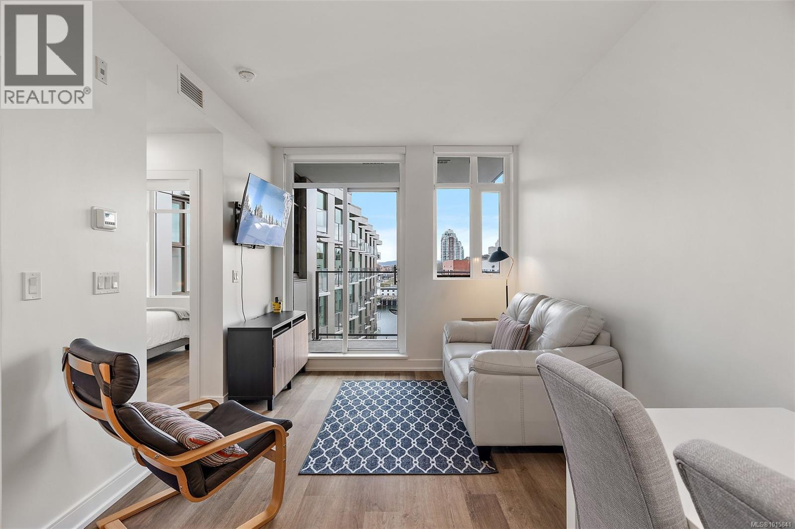 807 1628 Store Street, Victoria