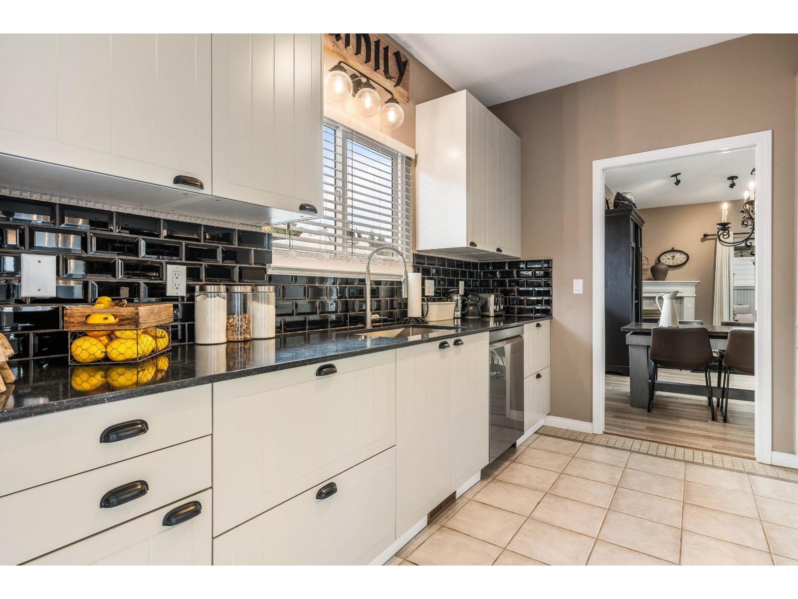 17 730 MCCOMBS DRIVE, Harrison Hot Springs, Harrison Hot Springs