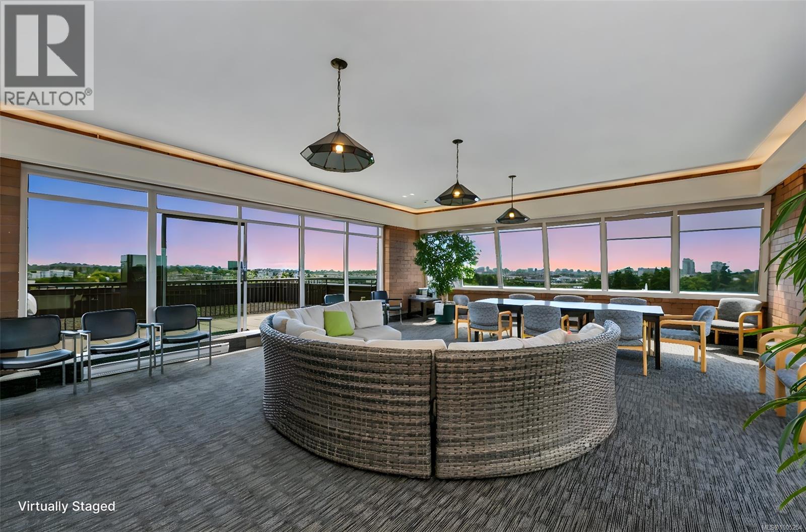 206 103 Gorge Road East, Saanich