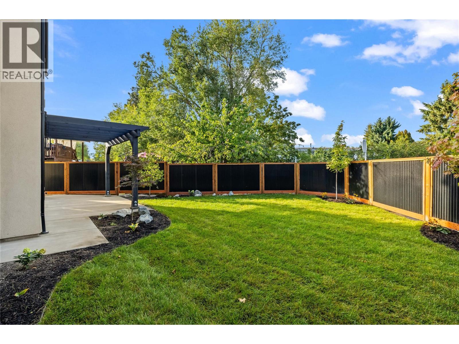 1 2957 Conlin Court, Kelowna