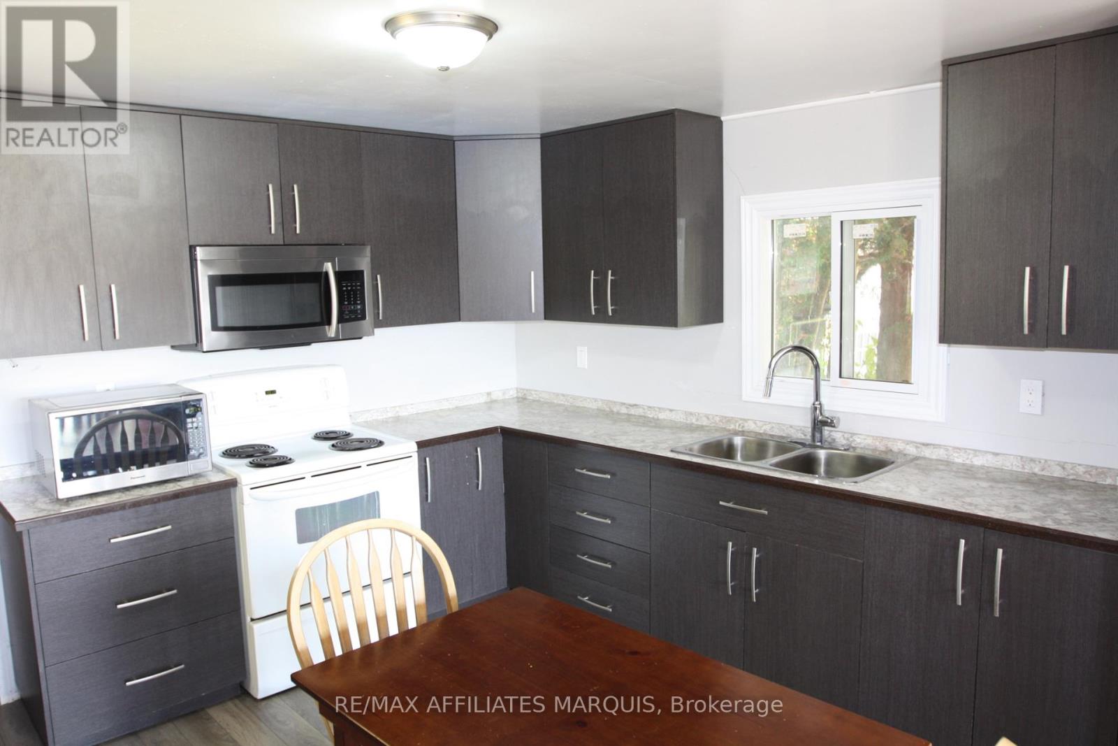 514 JASON STREET N - 3
