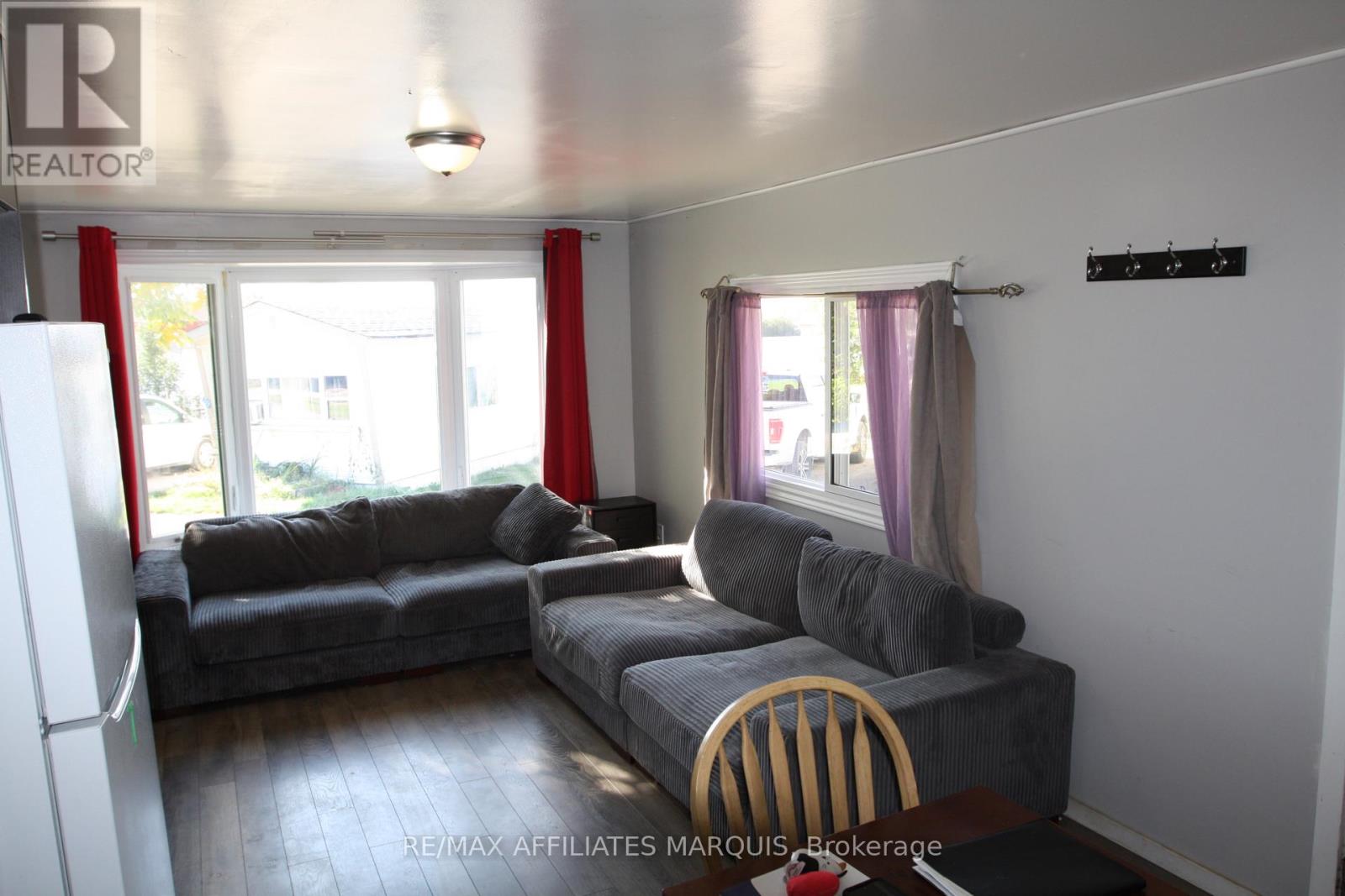 514 JASON STREET N - 8