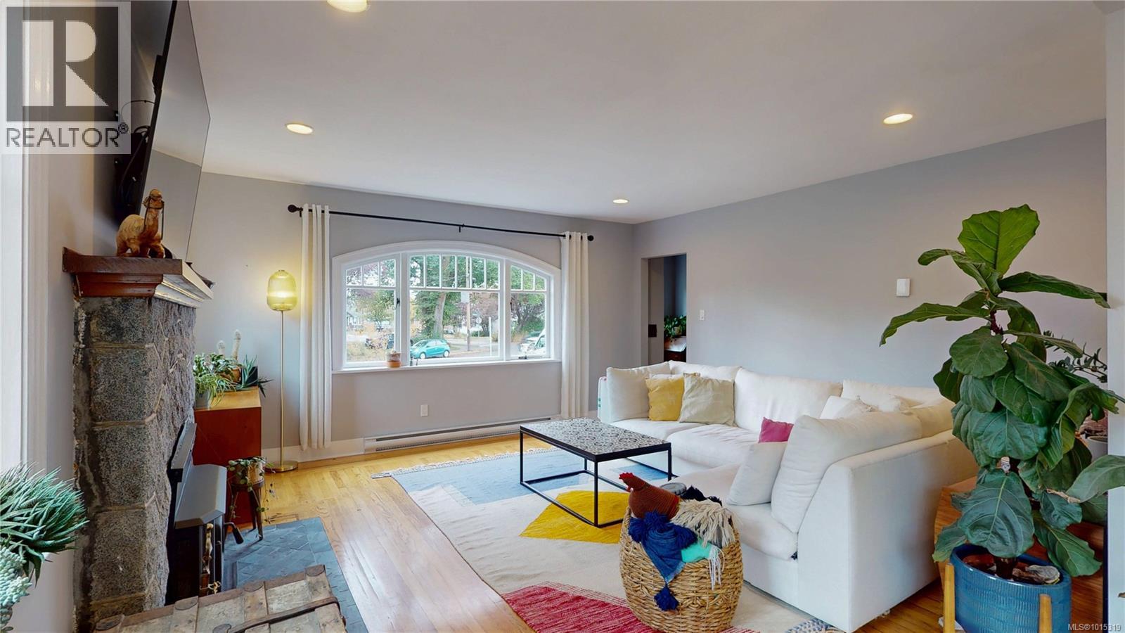  1024 Tolmie Avenue, Saanich