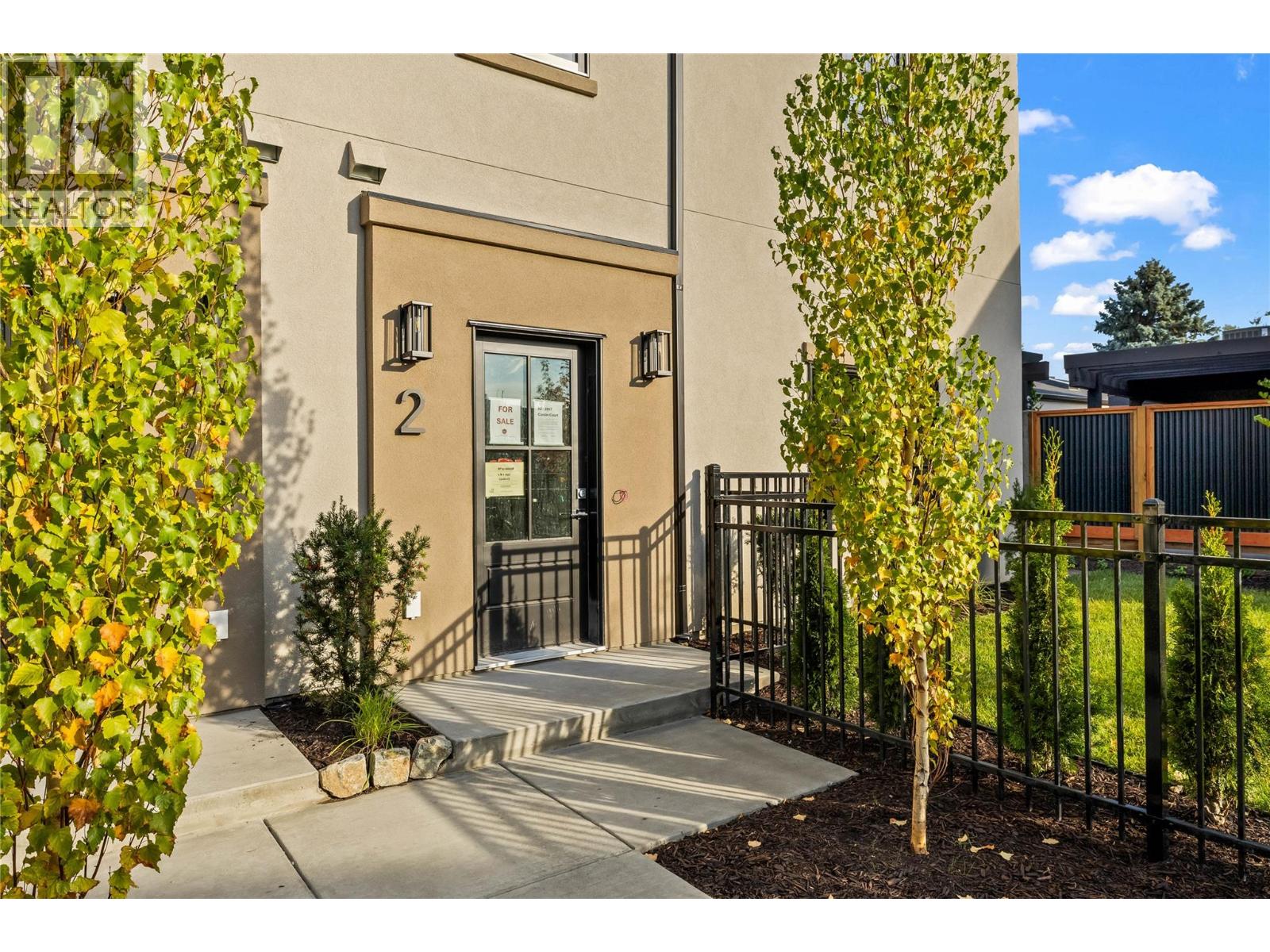 2 2957 Conlin Court, Kelowna