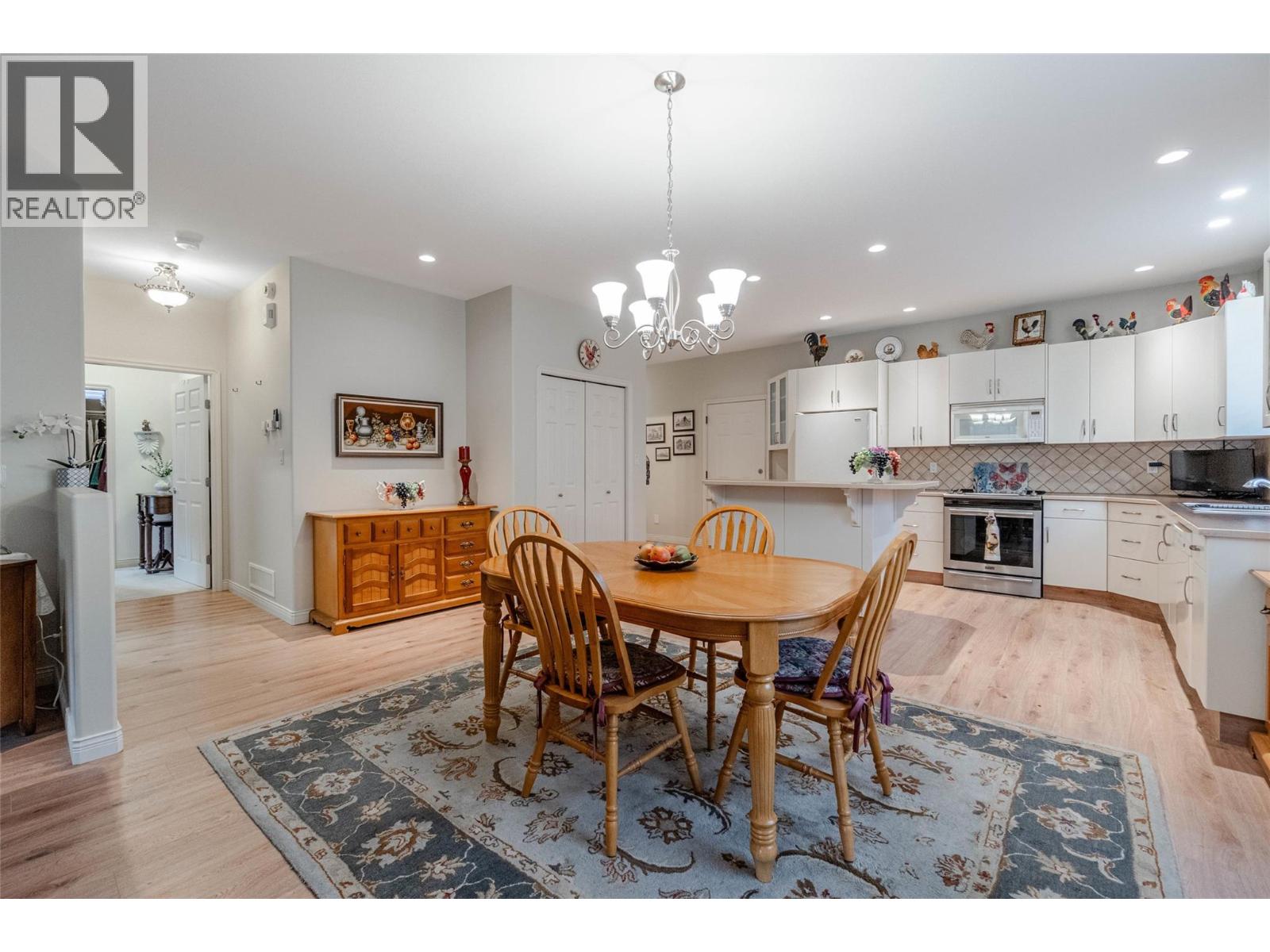  6676 OXBOW Crescent, Oliver