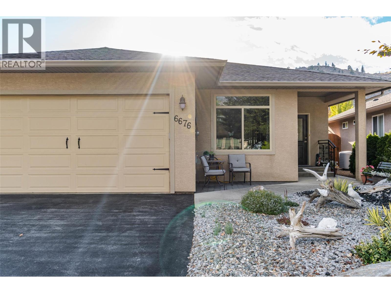  6676 OXBOW Crescent, Oliver
