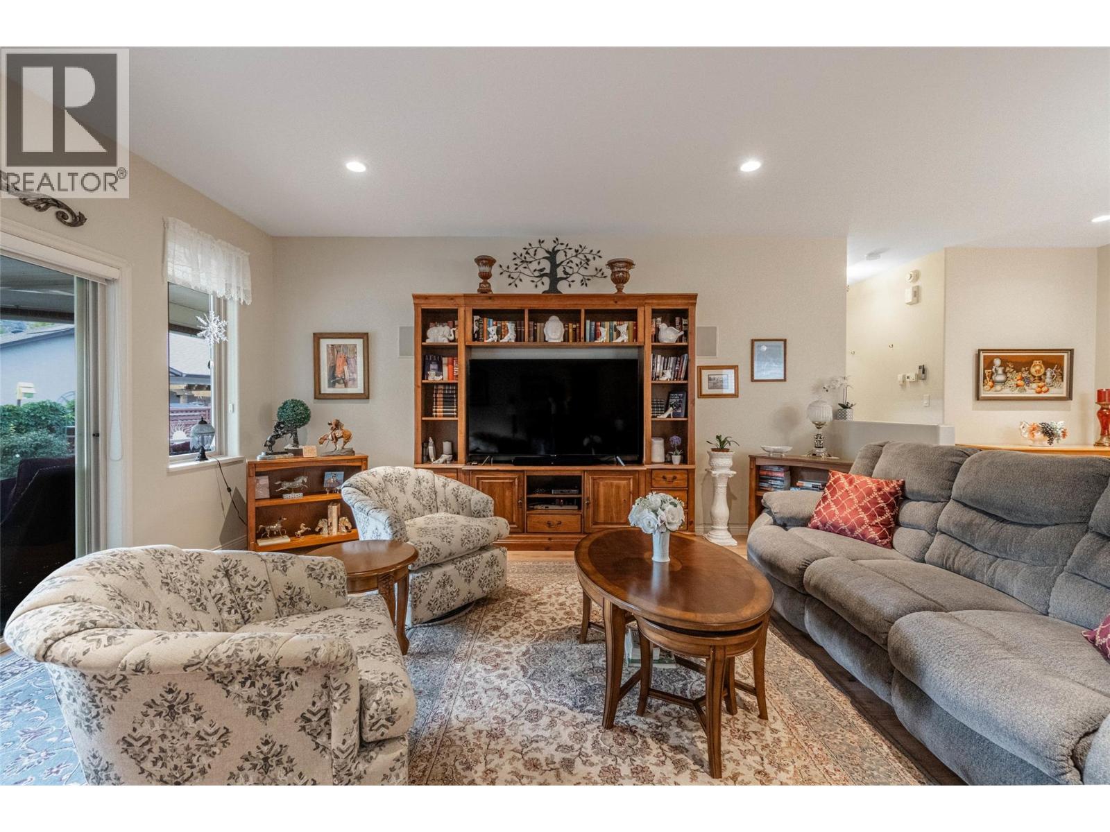  6676 OXBOW Crescent, Oliver