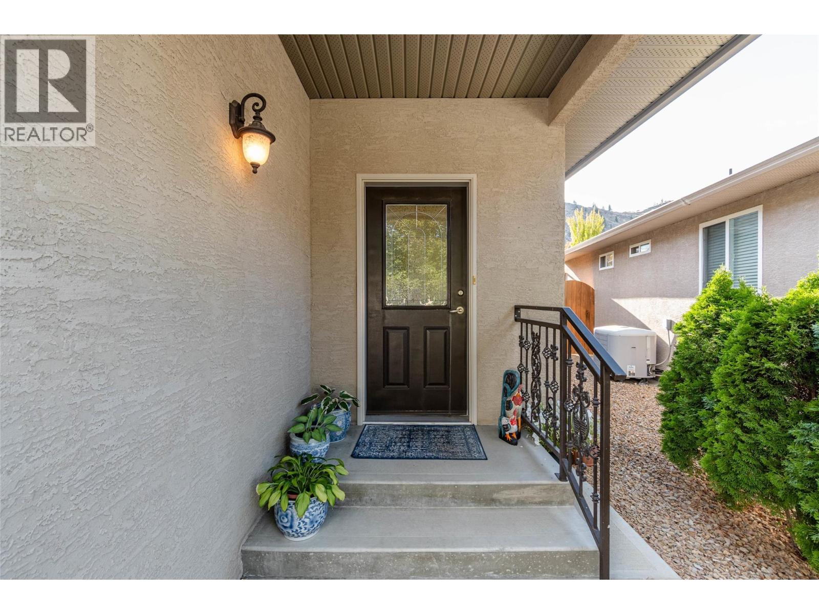  6676 OXBOW Crescent, Oliver