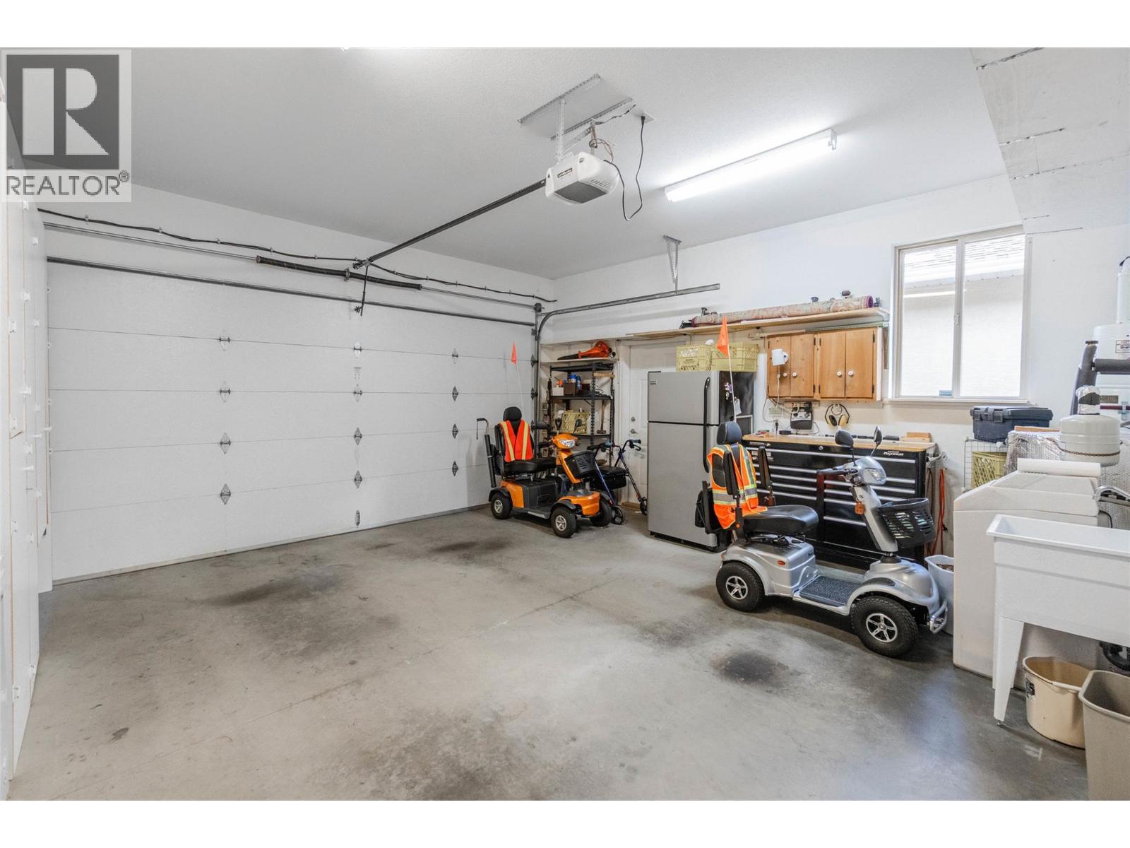  6676 OXBOW Crescent, Oliver