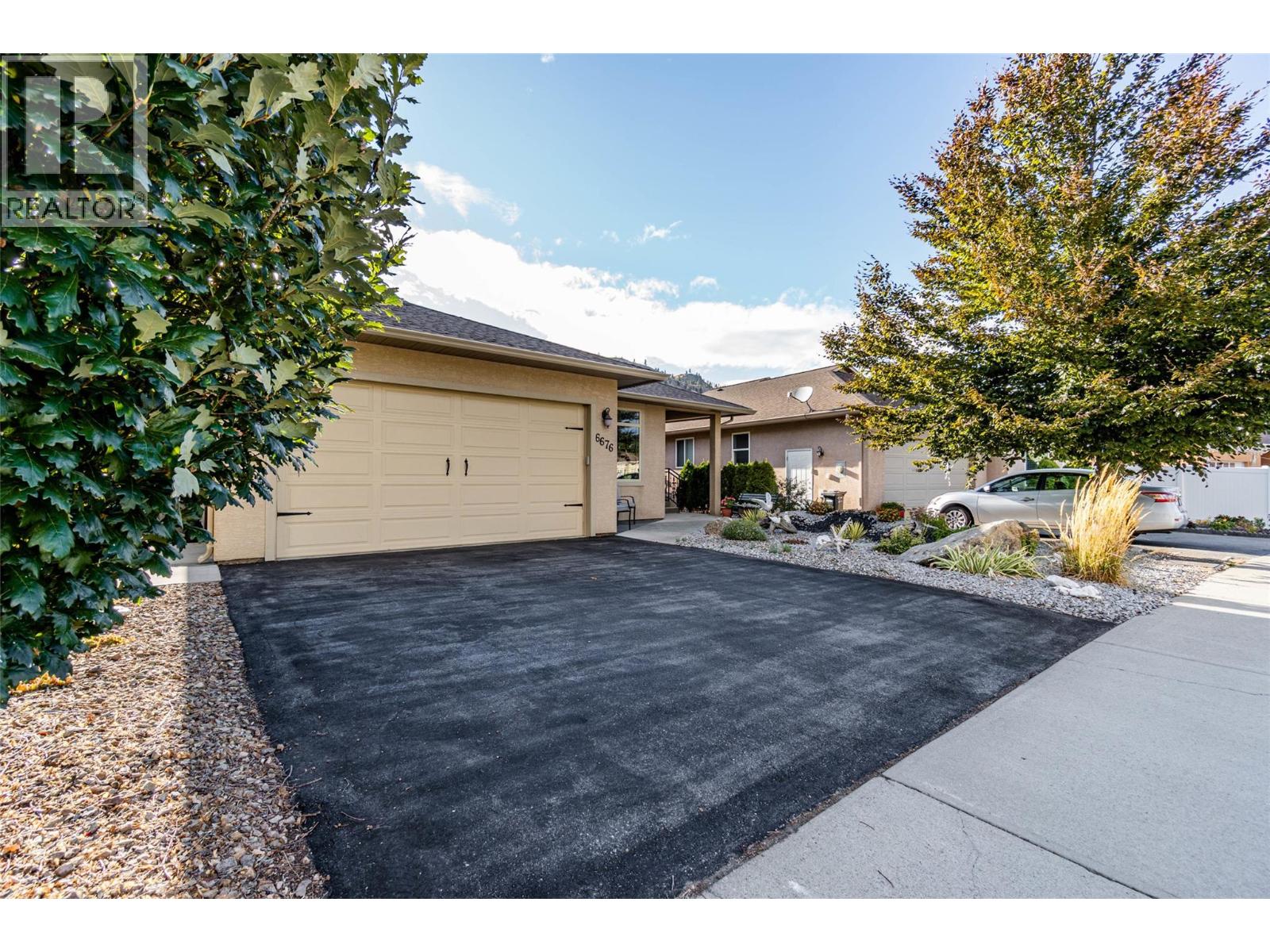  6676 OXBOW Crescent, Oliver