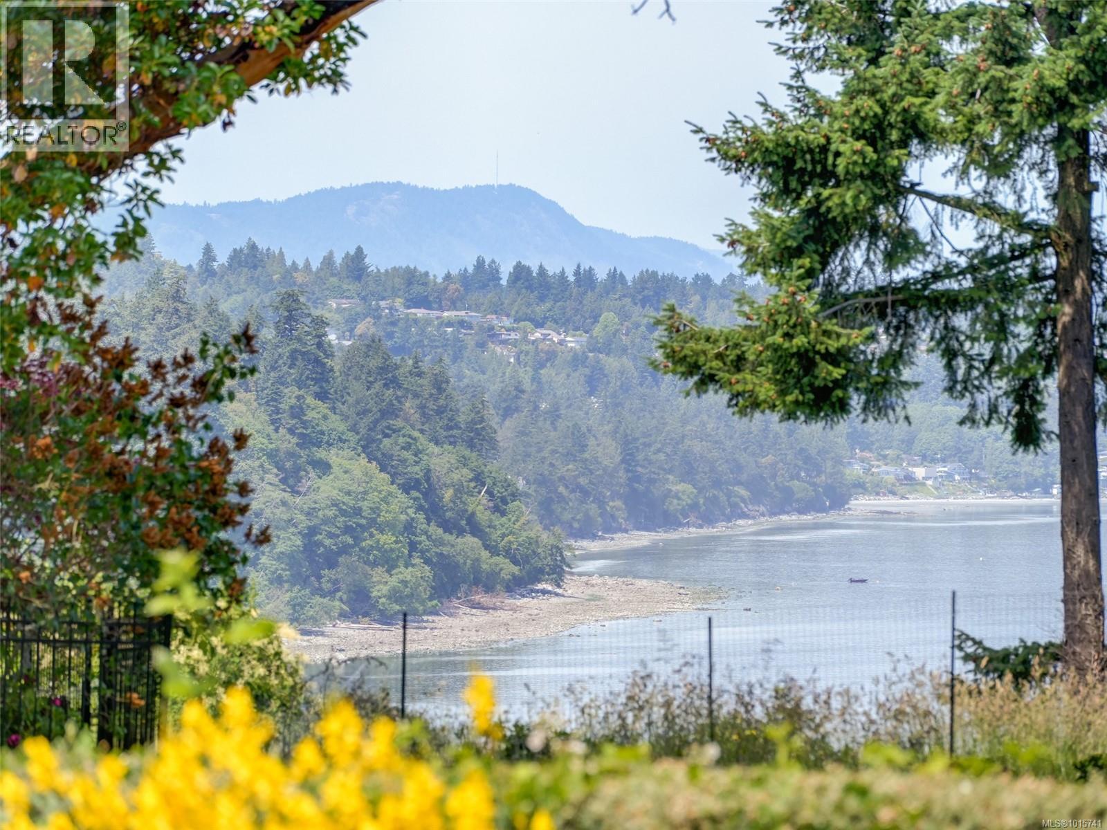  4590 Torquay Drive, Saanich