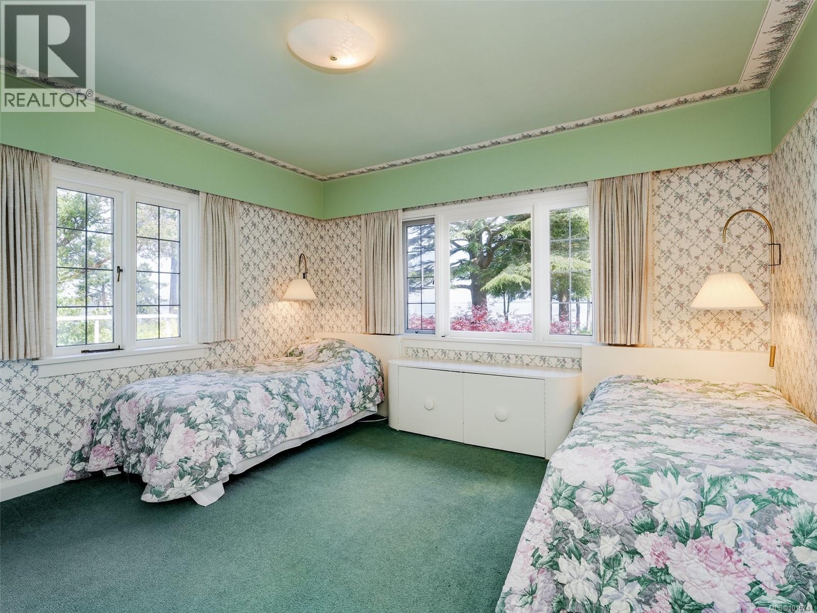  4590 Torquay Drive, Saanich