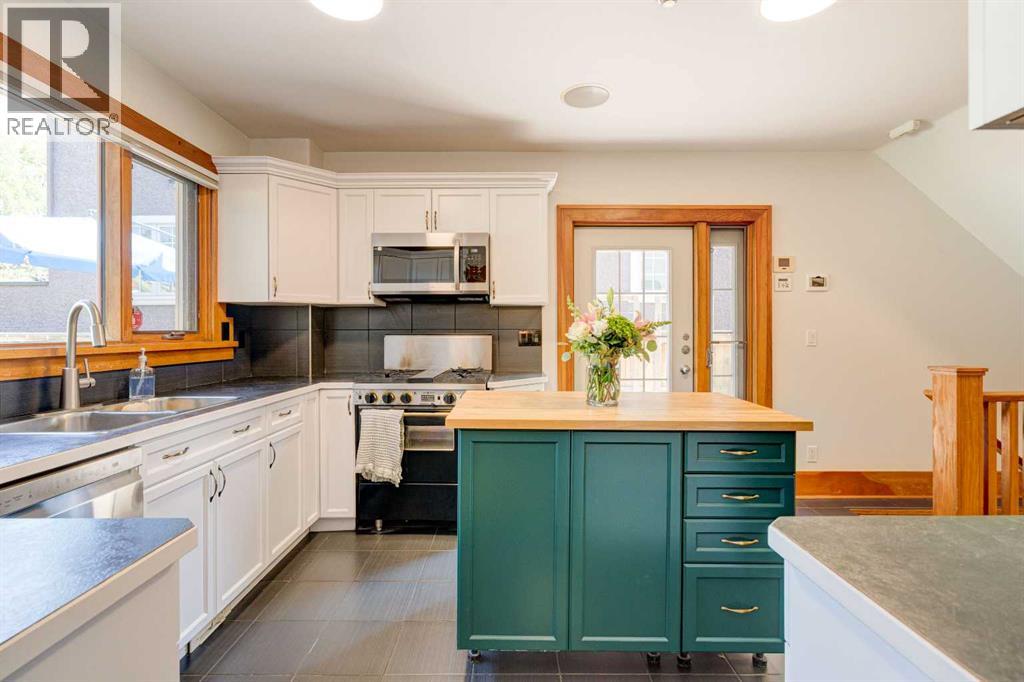 Single Family House for Sale in   Avenue SW South Calgary Calgary 