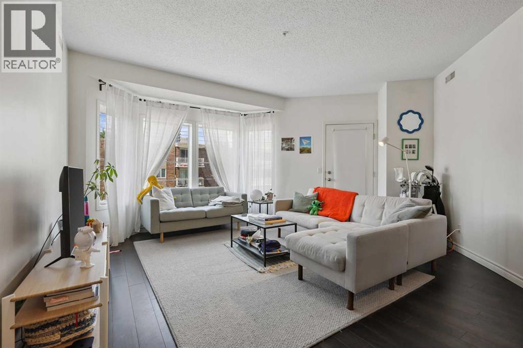 Single Family House for Sale in    Avenue SW Lower Mount Royal Calgary 