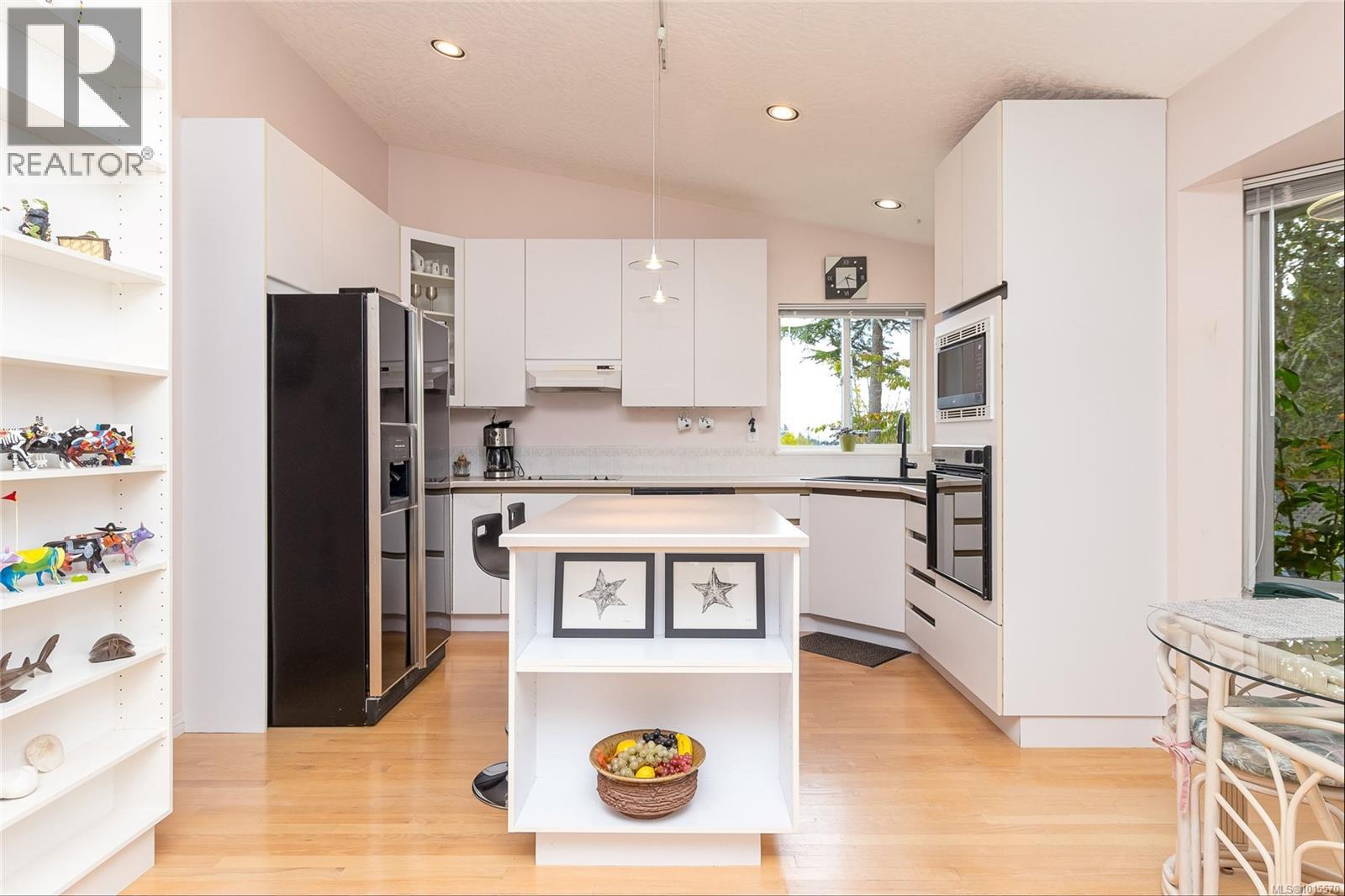 801 Country Club Dr, Cobble Hill