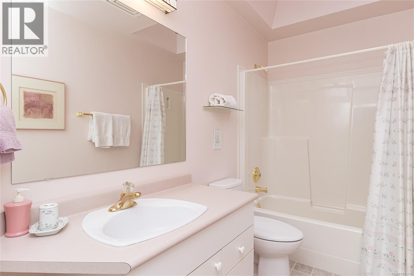 801 Country Club Dr, Cobble Hill