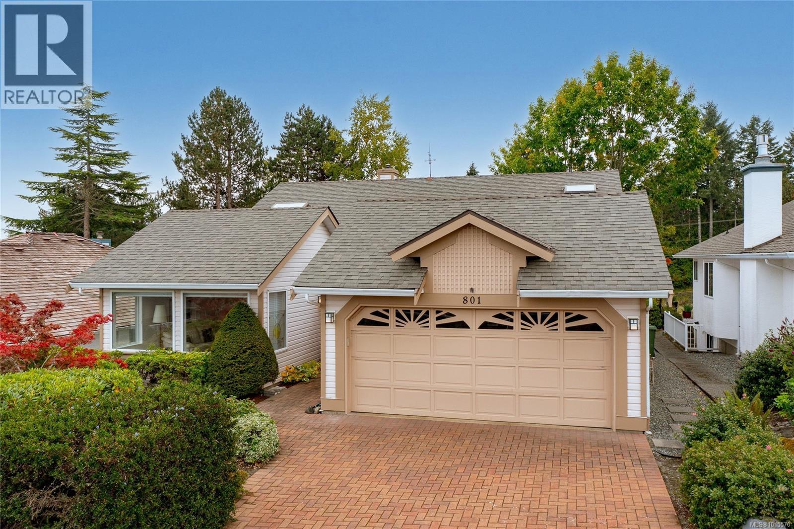 801 Country Club Dr, Cobble Hill