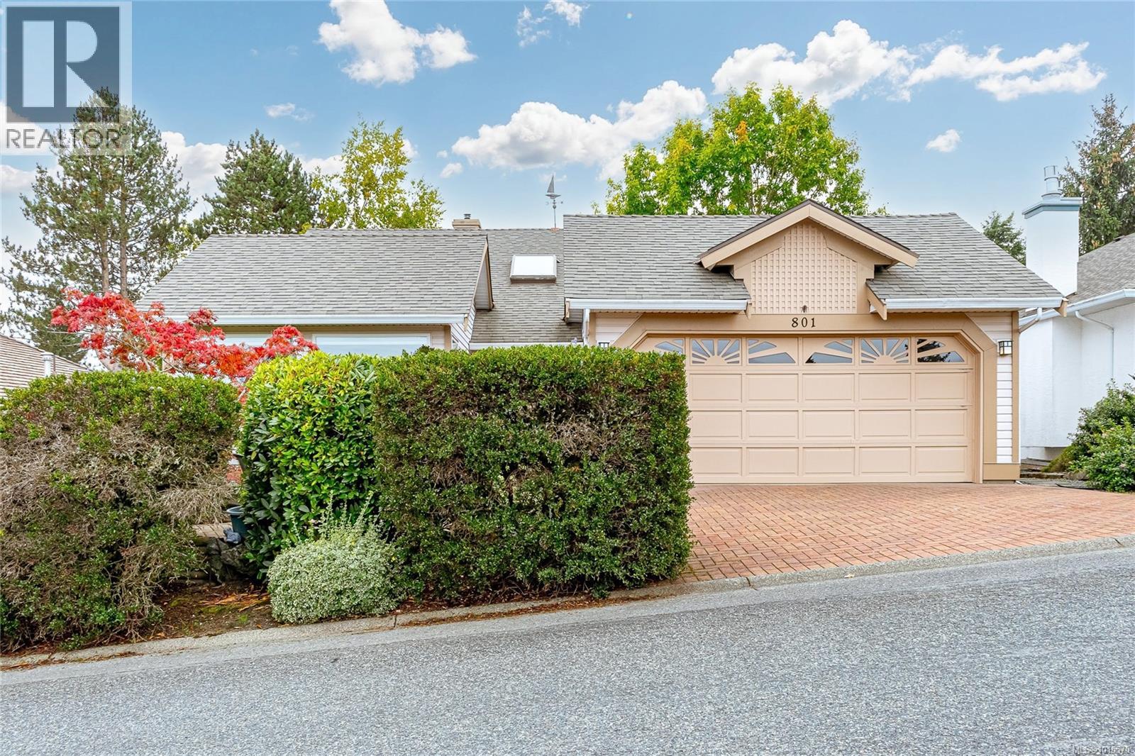 801 Country Club Dr, Cobble Hill